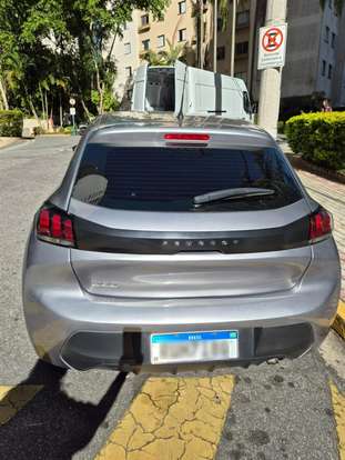 PEUGEOT-208-2022