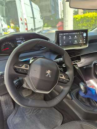 PEUGEOT-208-2022