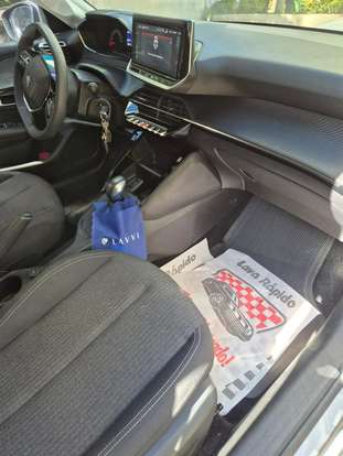 PEUGEOT-208-2022