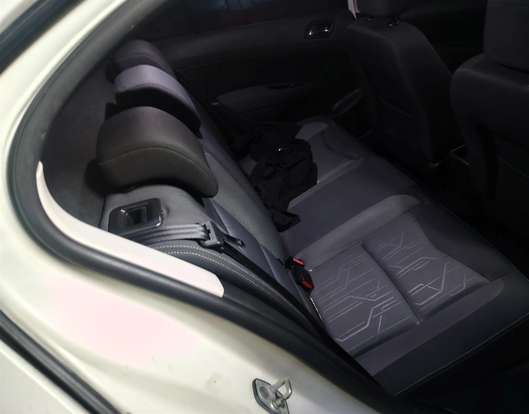 PEUGEOT-408-2017