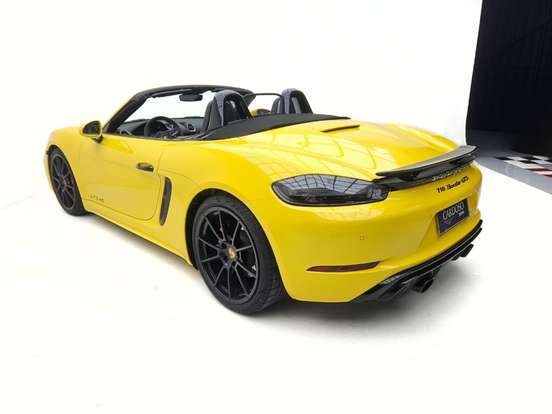 PORSCHE-718-2024