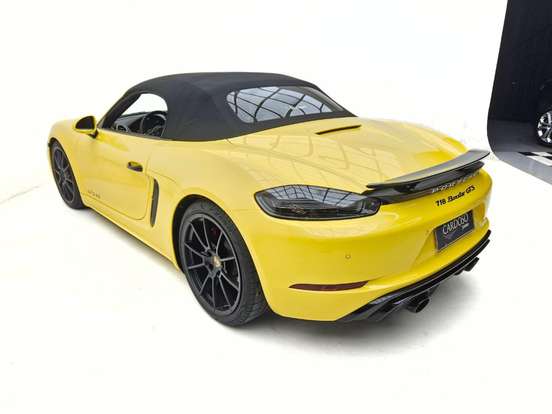 PORSCHE-718-2024