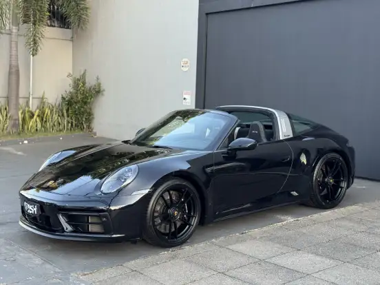 PORSCHE-911-2023