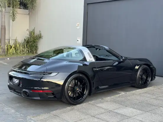 PORSCHE-911-2023