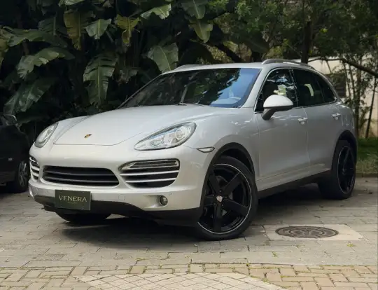 PORSCHE-CAYENNE-2010