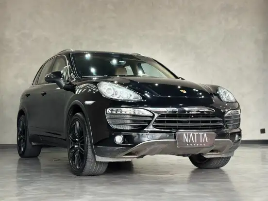 PORSCHE-CAYENNE-2011