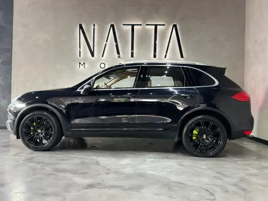 PORSCHE-CAYENNE-2011