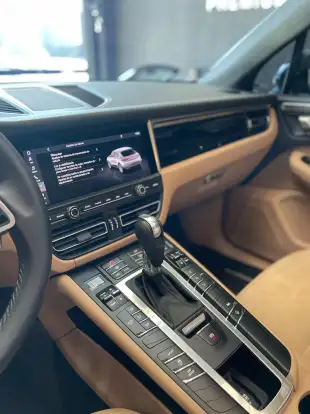 PORSCHE-MACAN-2021