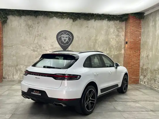 PORSCHE-MACAN-2020
