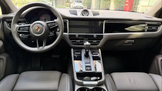 PORSCHE-MACAN-2024