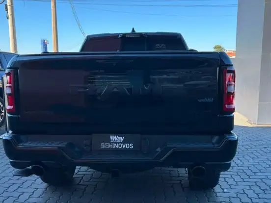 RAM-1500-3.0 HURRICANE 6 BITURBO GASOLINA LARAMIE NIGHT EDITION CD 4X4 AUTOMÁTICO RAM-1500-2024