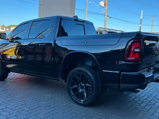 RAM-1500-3.0 HURRICANE 6 BITURBO GASOLINA LARAMIE NIGHT EDITION CD 4X4 AUTOMÁTICO RAM-1500-2024
