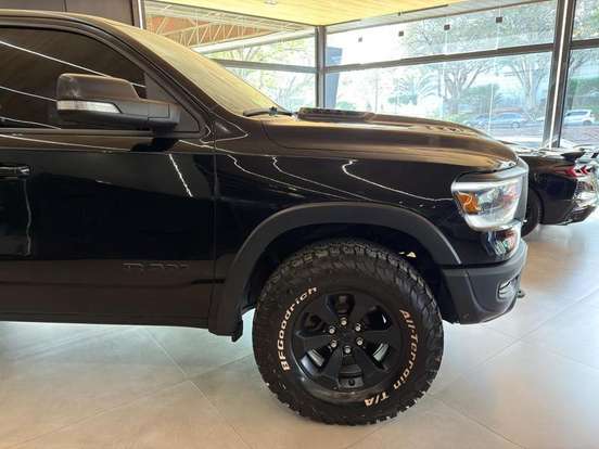 RAM-1500-5.7 V8 GASOLINA REBEL CD 4X4 AUTOMÁTICO RAM-1500-2022