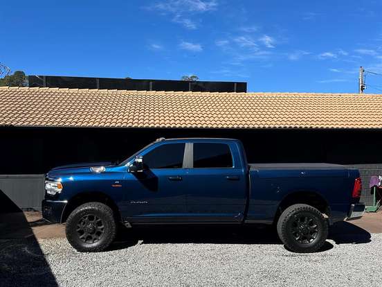 RAM-2500-6.7 I6 TURBO DIESEL LARAMIE CD 4X4 AUTOMÁTICO RAM-2500-2023