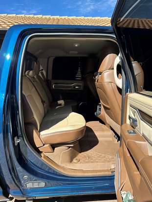 RAM-2500-6.7 I6 TURBO DIESEL LARAMIE CD 4X4 AUTOMÁTICO RAM-2500-2023