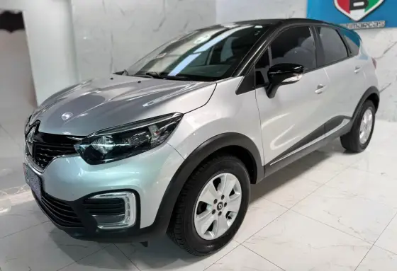 RENAULT CAPTUR 1.6 16V SCE FLEX LIFE X-TRONIC RENAULT CAPTUR 1.6 16V SCE FLEX LIFE X-TRONIC