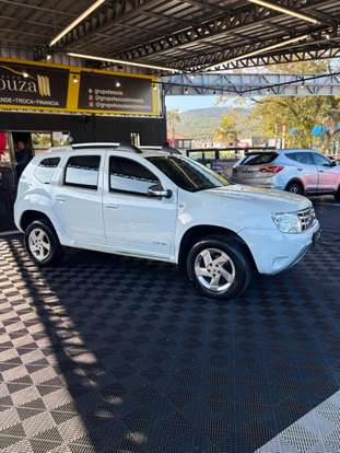 RENAULT-DUSTER-2012