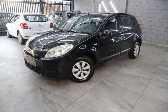 RENAULT-SANDERO-2012