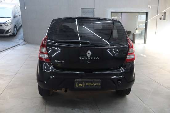 RENAULT-SANDERO-2012