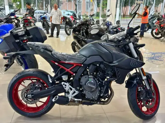 SUZUKI GSX-8S SUZUKI GSX-8S