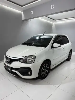 TOYOTA ETIOS 1.5 PLATINUM 16V FLEX 4P AUTOMÁTICO TOYOTA ETIOS 1.5 PLATINUM 16V FLEX 4P AUTOMÁTICO