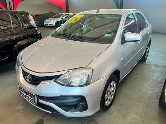 TOYOTA-ETIOS-2017