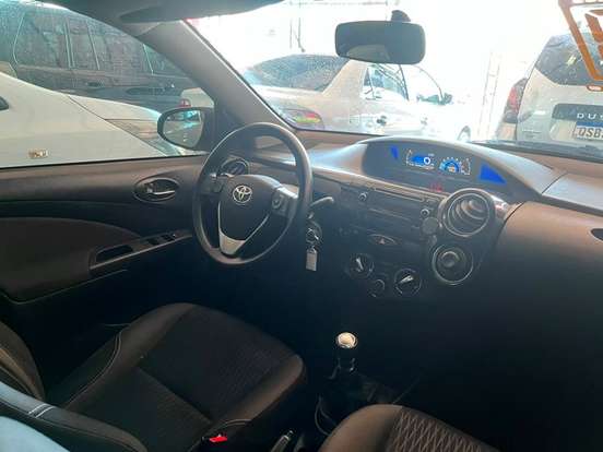 TOYOTA-ETIOS-2017