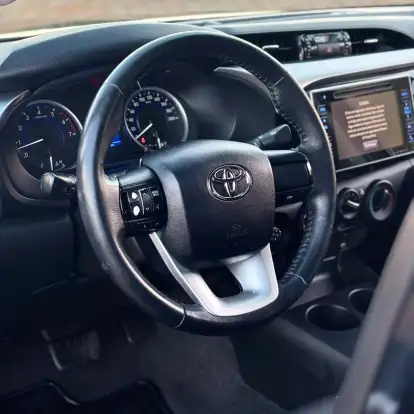 TOYOTA-HILUX-2.7 SR 4X2 CD 16V FLEX 4P AUTOMÁTICO TOYOTA-HILUX-2016