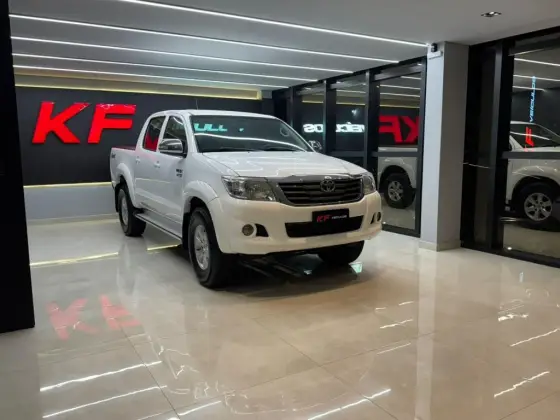 TOYOTA HILUX 2.7 SRV 4X4 CD 16V FLEX 4P AUTOMÁTICO TOYOTA HILUX 2.7 SRV 4X4 CD 16V FLEX 4P AUTOMÁTICO