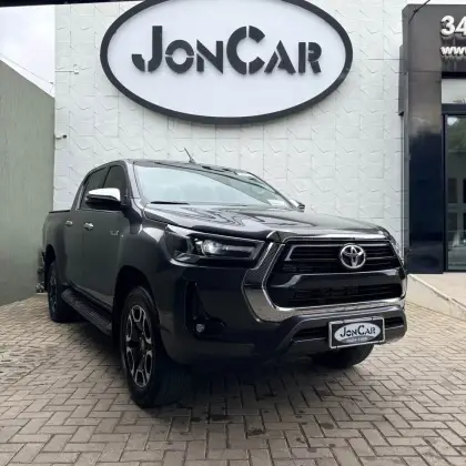 TOYOTA HILUX 2.8 D-4D TURBO DIESEL CD SRV 4X4 AUTOMÁTICO TOYOTA HILUX 2.8 D-4D TURBO DIESEL CD SRV 4X4 AUTOMÁTICO