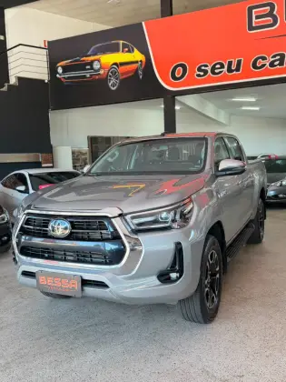 TOYOTA HILUX 2.8 D-4D TURBO DIESEL CD SRX 4X4 AUTOMÁTICO TOYOTA HILUX 2.8 D-4D TURBO DIESEL CD SRX 4X4 AUTOMÁTICO
