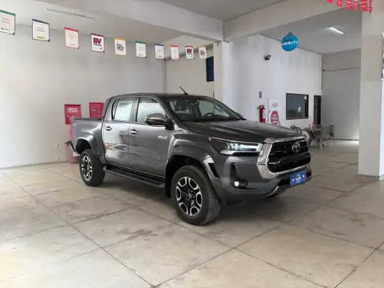 TOYOTA-HILUX-2.8 D-4D TURBO DIESEL CD SRX PLUS 4X4 AUTOMÁTICO TOYOTA-HILUX-2025