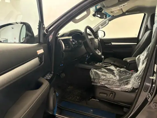 TOYOTA-HILUX-2.8 D-4D TURBO DIESEL CD SRX PLUS 4X4 AUTOMÁTICO TOYOTA-HILUX-2025