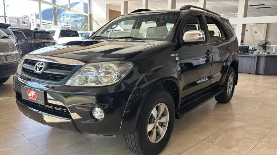 TOYOTA HILUX SW4 3.0 SRV 4X4 16V TURBO INTERCOOLER DIESEL 4P AUTOMÁTICO TOYOTA HILUX SW4 3.0 SRV 4X4 16V TURBO INTERCOOLER DIESEL 4P AUTOMÁTICO