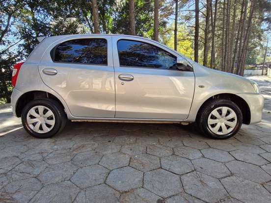 TOYOTA-ETIOS-1.3 X 16V FLEX 4P MANUAL TOYOTA-ETIOS-2014