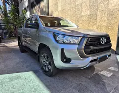TOYOTA HILUX 2.8 D-4D TURBO DIESEL CD SR 4X4 AUTOMÁTICO TOYOTA HILUX 2.8 D-4D TURBO DIESEL CD SR 4X4 AUTOMÁTICO