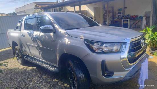 TOYOTA-HILUX-2023
