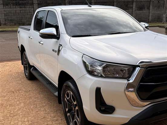 TOYOTA-HILUX-2.8 D-4D TURBO DIESEL CD SRV 4X4 AUTOMÁTICO TOYOTA-HILUX-2022