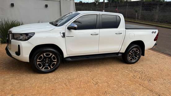 TOYOTA-HILUX-2022