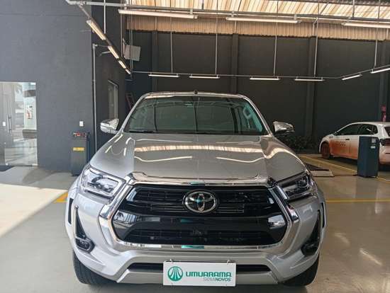 TOYOTA-HILUX-2025