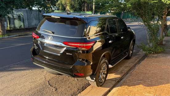 TOYOTA-HILUX SW4-2.8 D-4D TURBO DIESEL SRX 4X4 AUTOMÁTICO TOYOTA-HILUX SW4-2022