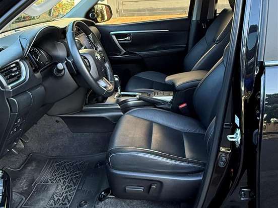 TOYOTA-HILUX SW4-2.8 D-4D TURBO DIESEL SRX 4X4 AUTOMÁTICO TOYOTA-HILUX SW4-2022