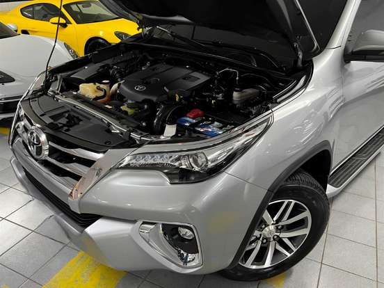 TOYOTA-HILUX SW4-2.8 SRX 4X4 16V TURBO INTERCOOLER DIESEL 4P AUTOMÁTICO TOYOTA-HILUX SW4-2019