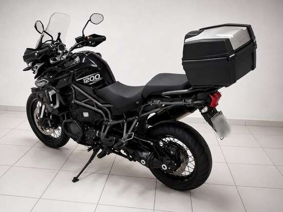 TRIUMPH-TIGER EXPLORER XCX-2017