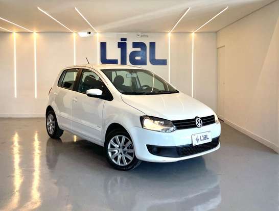 VOLKSWAGEN-FOX-2012
