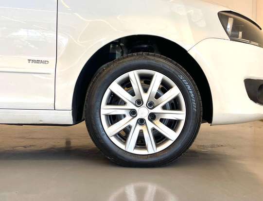 VOLKSWAGEN-FOX-2012