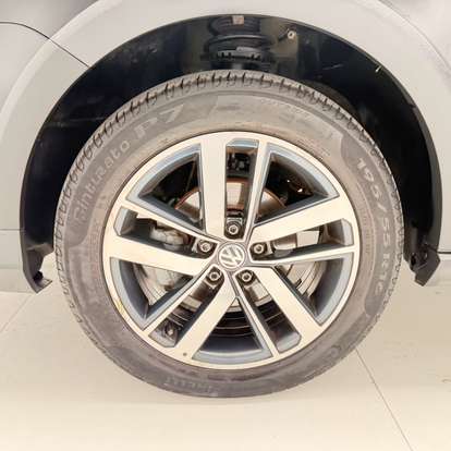VOLKSWAGEN-FOX-2020