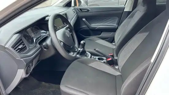 VOLKSWAGEN-POLO-2023