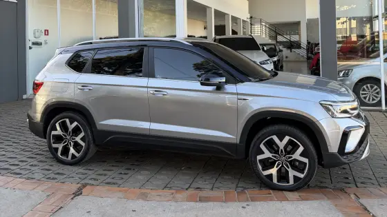 VOLKSWAGEN TAOS 1.4 250 TSI TOTAL FLEX COMFORTLINE AUTOMÁTICO VOLKSWAGEN TAOS 1.4 250 TSI TOTAL FLEX COMFORTLINE AUTOMÁTICO