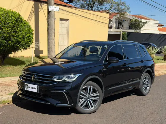 VOLKSWAGEN TIGUAN 2.0 300 TSI GASOLINA ALLSPACE R-LINE AUTOMÁTICO VOLKSWAGEN TIGUAN 2.0 300 TSI GASOLINA ALLSPACE R-LINE AUTOMÁTICO